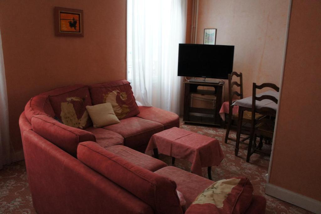 Hotel Le Commerce Bagnères-de-Bigorre Oda fotoğraf